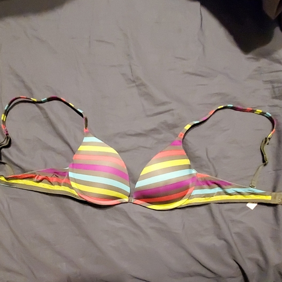 $5.00 ADD ON! 🤩Gorgeous la senza bra size 32B